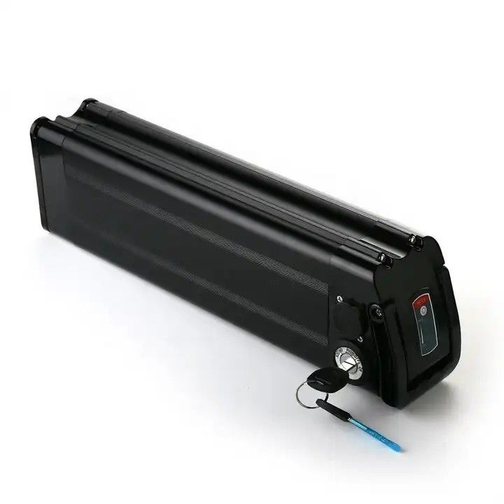 36V Silver Fish Ενίσχυρη μπαταρία ιόντων λιθίου 10s6p 10s5p με USB Black Silverfish Style E-Bike μπαταρία